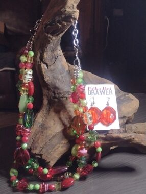 Red & Green Beaded Necklace and Earrings Set